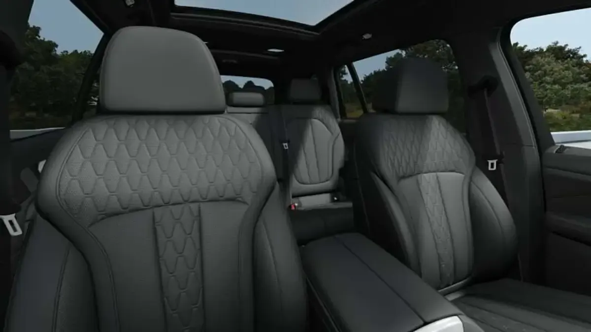 Neu BMW X7 M Sport 352 PS (258 kW) 2026 Grau SUV
