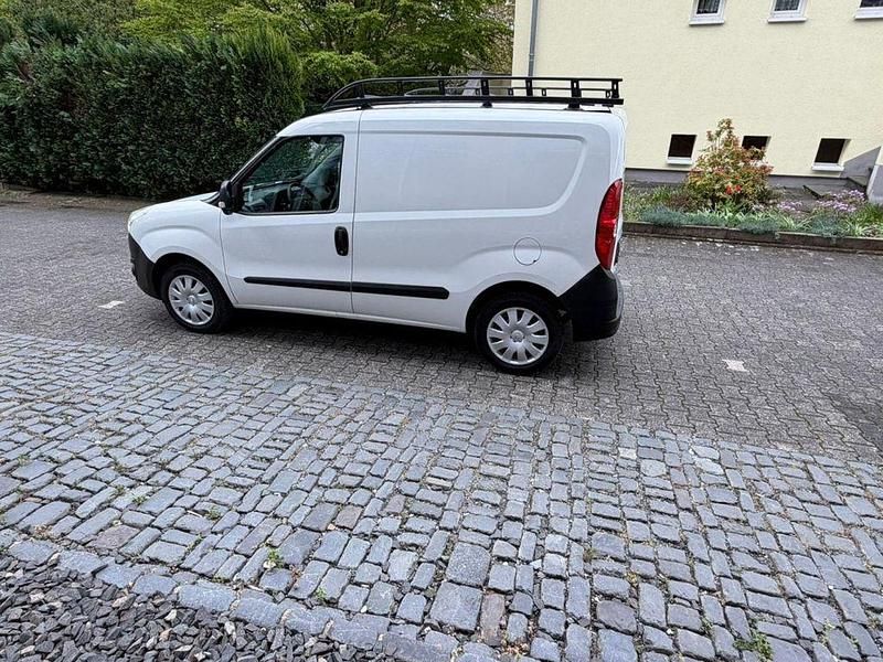 Gebraucht Opel Combo 95 PS (69 kW) 2014 Weiß Van / Kleinbus