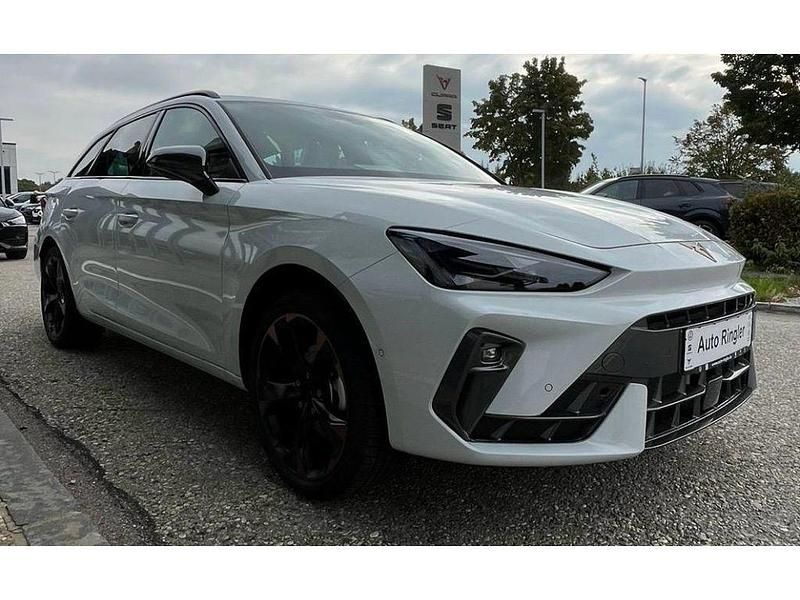Neu Cupra Leon 150 PS (110 kW) 2025 Weiss Kombi