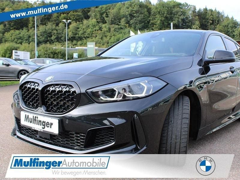 Schwarz Gebraucht 2022 BMW M135 Performance Kleinwagen | 34.850 € (Fairer Preis) - Bild 1/4