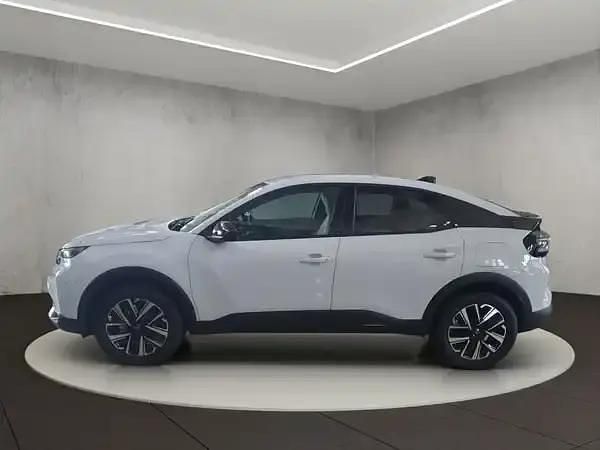 Neu Citroën C4 145 PS (106 kW) 2025 Okenit weiß metallic lackierun SUV