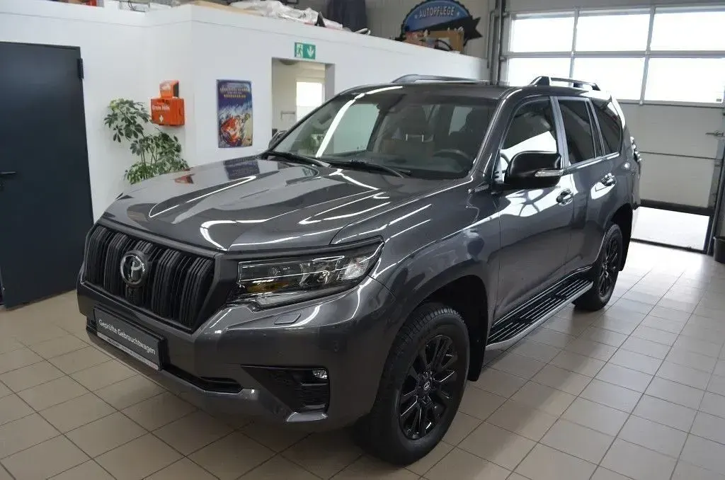 Gebraucht Toyota Land Cruiser TEC-Edition 204 PS (150 kW) 2022 Marlingrau metallic SUV