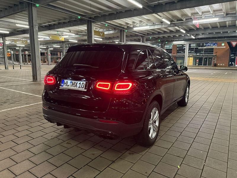 Gebraucht Mercedes GLC300e AMG 306 PS (225 kW) 2021 Schwarz SUV