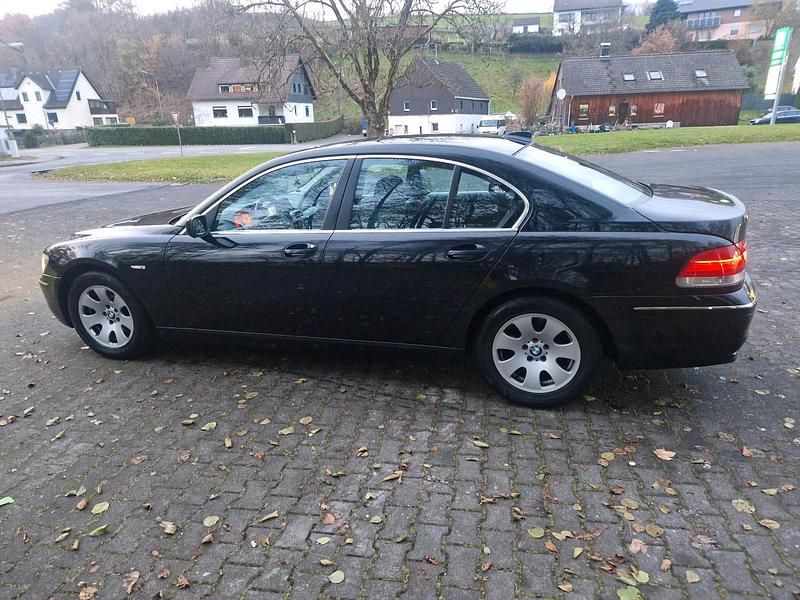 Schwarz Gebraucht 2006 BMW 730 Limousine | 4.000 € (Superpreis) - Bild 1/4