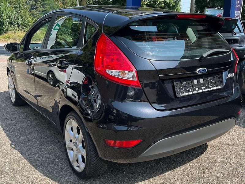 Gebraucht Ford Fiesta 82 PS (60 kW) 2012 Schwarz Kleinwagen
