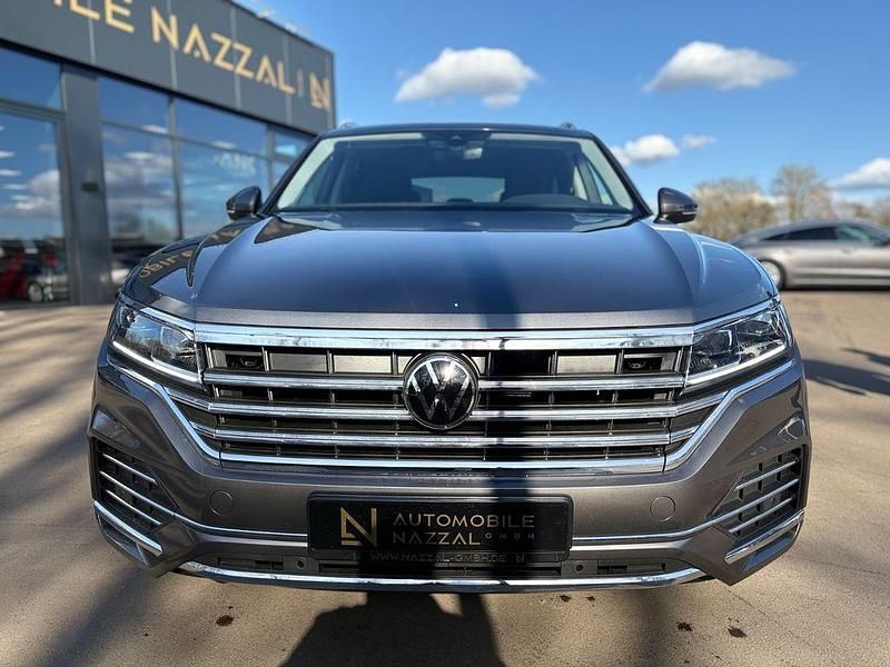 Gebraucht VW Touareg Elegance 231 PS (169 kW) 2023 Grau SUV