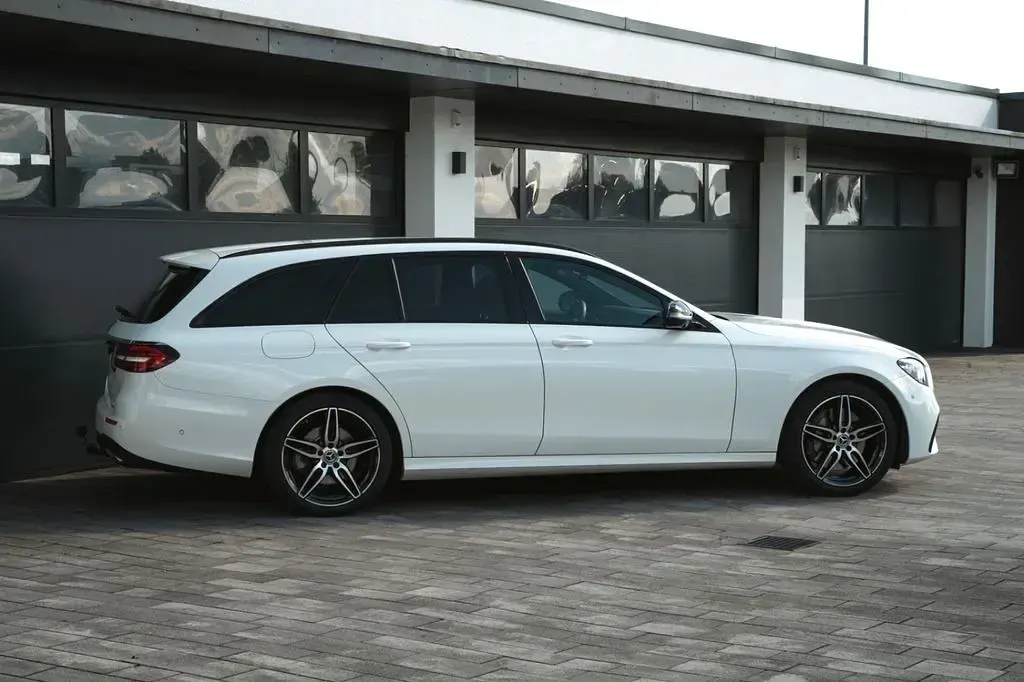 Gebraucht Mercedes E400 330 PS (242 kW) 2020 Weiß Kombi