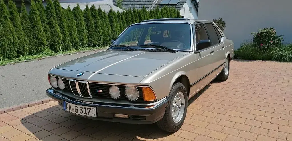 Second-hand BMW 728 184 CP (135 kW) 1983 Bej Berlinǎ