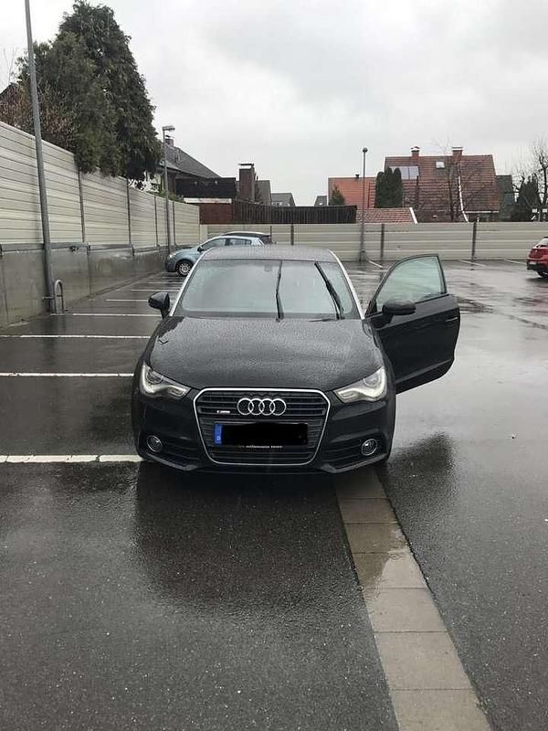 Schwarz Gebraucht 2011 Audi A1 S-Line Kleinwagen | 6.400 € (Fairer Preis) - Bild 1/4