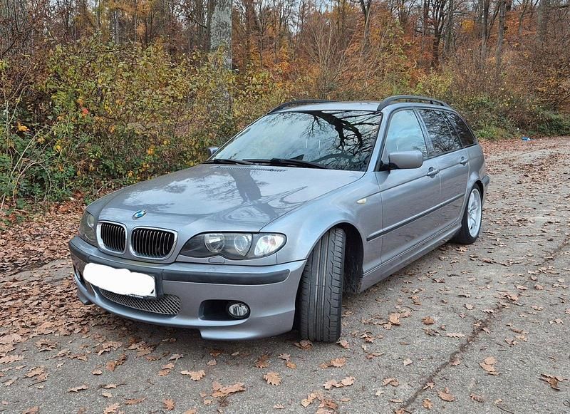 Grau Gebraucht 2004 BMW 320 Kombi | 2.200 € (Superpreis) - Bild 1/4