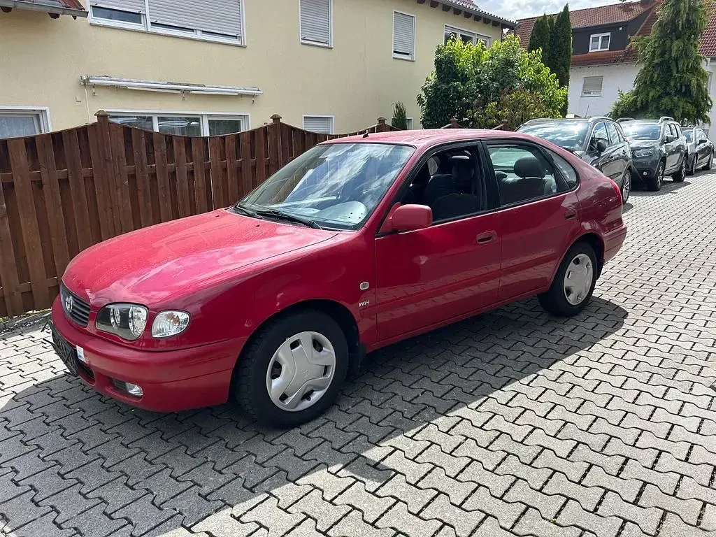 Gebraucht Toyota Corolla Sol 110 PS (80 kW) 2001 Rot Limousine