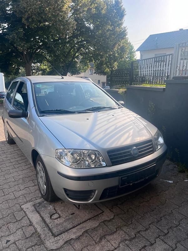 Silber Gebraucht 2007 Fiat Punto Kleinwagen | 1.000 € (Fairer Preis) - Bild 1/4