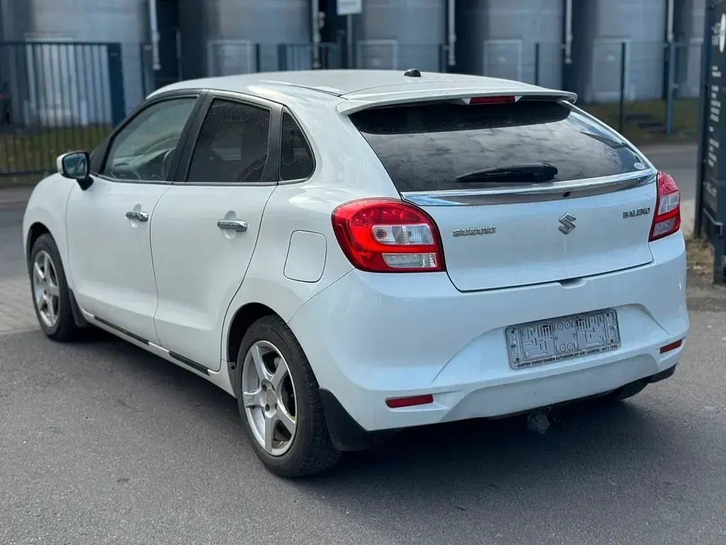Gebraucht Suzuki Baleno Basic 90 PS (66 kW) 2018 Weiß Kleinwagen