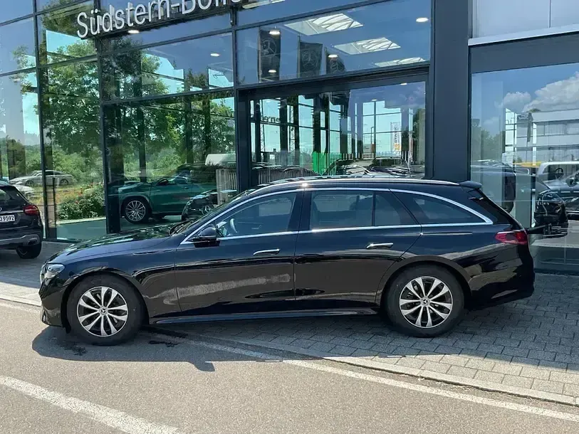 Gebraucht Mercedes E220 Avantgarde 197 PS (144 kW) 2026 Schwarz Limousine