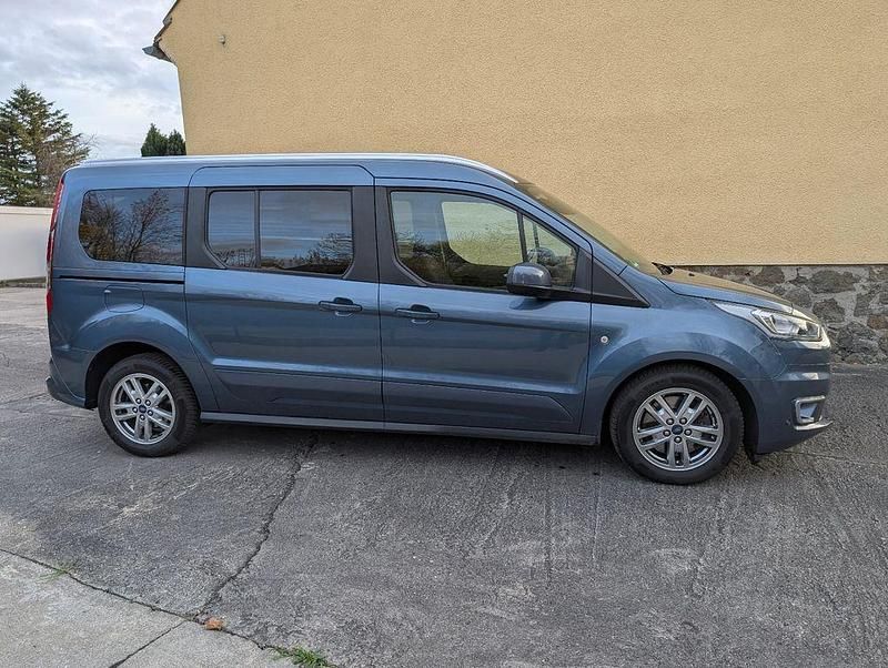 Blau Gebraucht 2019 Ford Tourneo Trend Van / Kleinbus | 15.500 € (Guter Preis) - Bild 1/4