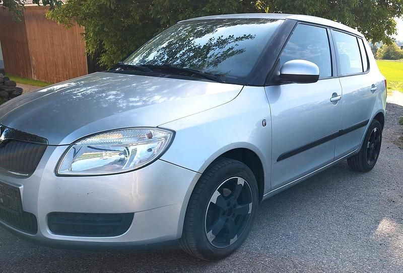 Gebraucht Skoda Fabia 70 PS (51 kW) 2008 Grau Kleinwagen