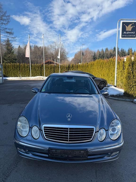 Gebraucht Mercedes E320 Avantgarde 204 PS (150 kW) 2003 Blau Limousine
