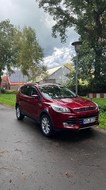 Gebraucht Ford Kuga 150 PS (110 kW) 2015 Rot SUV