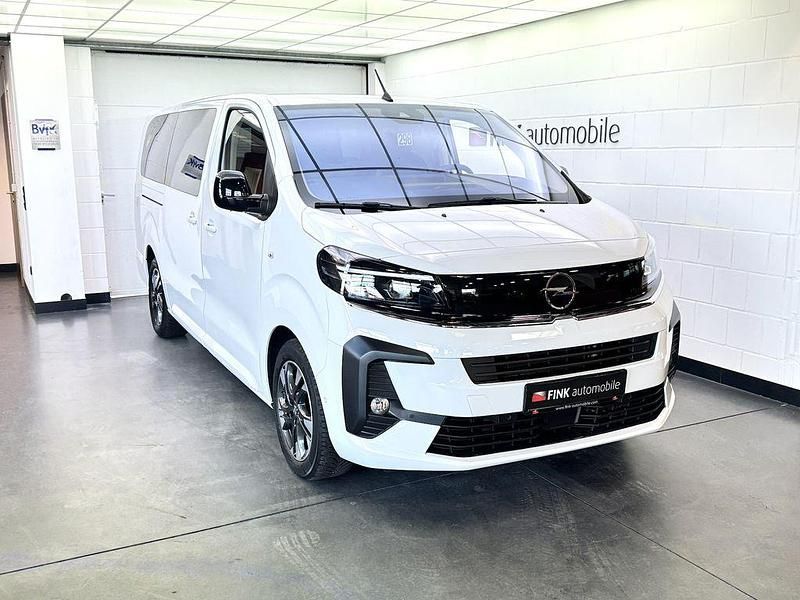 Weiß Gebraucht 2024 Opel Zafira Life Edition Van / Kleinbus | 32.690 € (Superpreis) - Bild 1/2