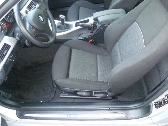Gebraucht BMW 320 170 PS (125 kW) 2008 Silber metallic Coupé