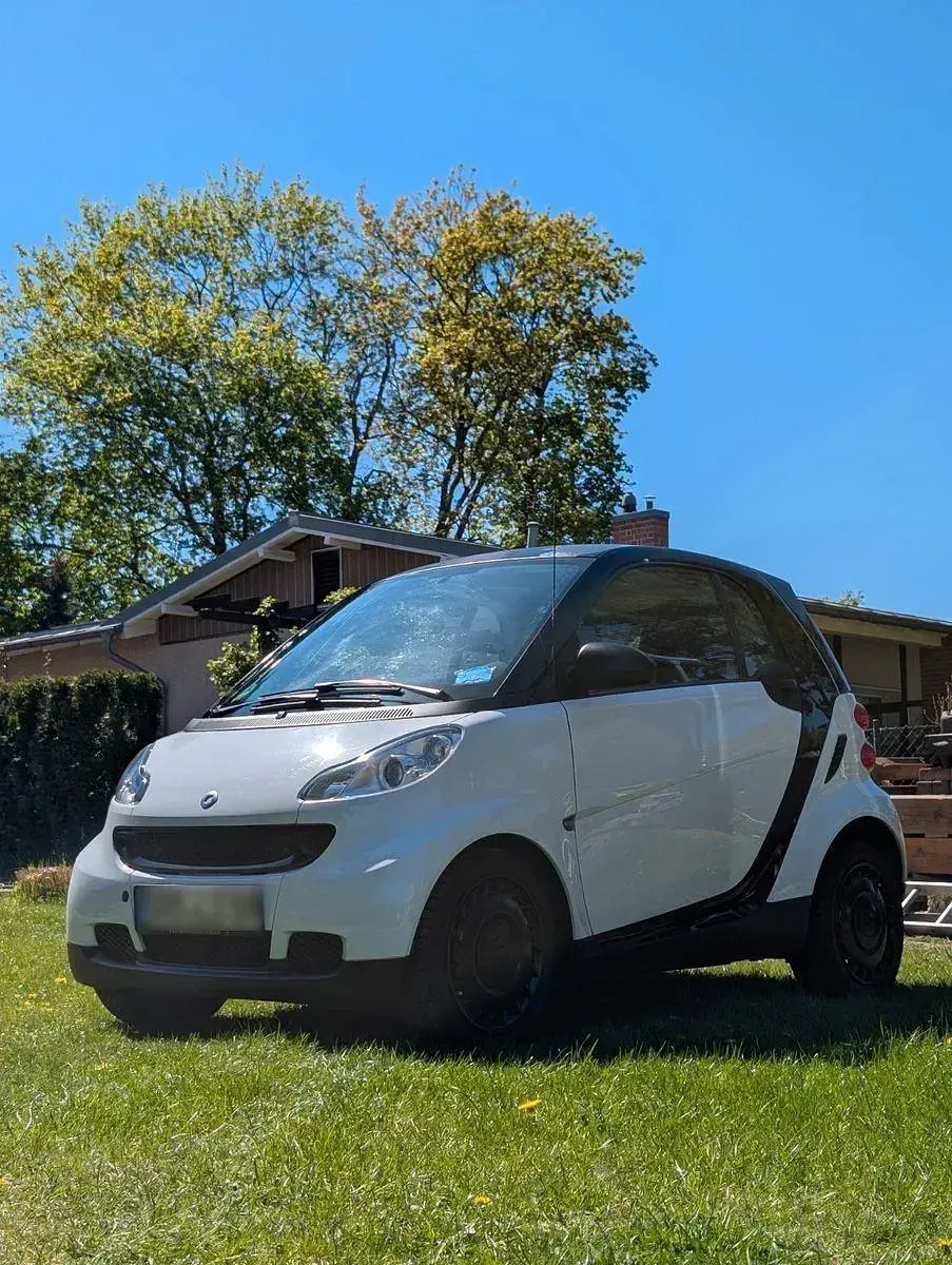 Gebraucht Smart ForTwo Coupé 61 PS (44 kW) 2011 Weiß Coupé