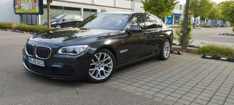 Schwarz Gebraucht 2014 BMW 760 Exclusive Limousine | 39.500 € - Bild 1/4