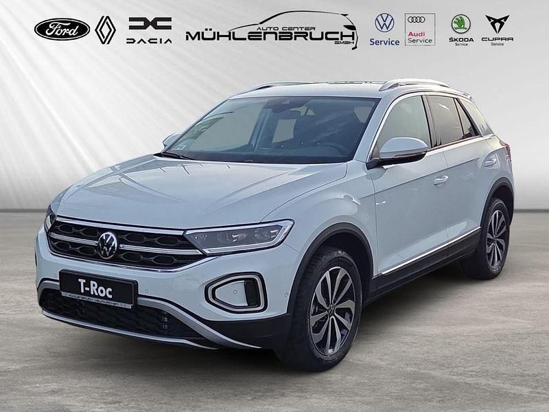 Pure white Gebraucht 2025 VW T-Roc Style SUV | 29.897 € (Superpreis) - Bild 1/4