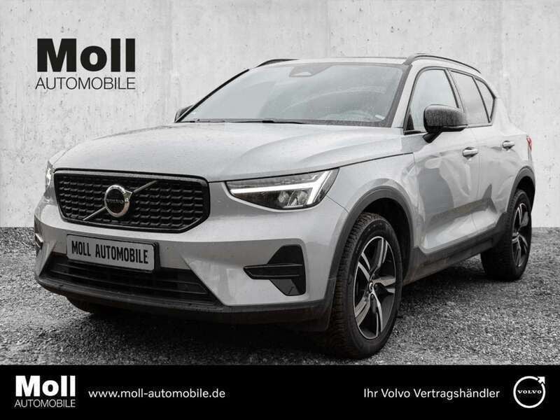 Grau Gebraucht 2023 Volvo XC40 Plus SUV | 33.900 € (Guter Preis) - Bild 1/4