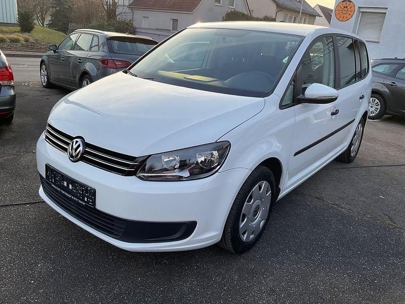 Gebraucht VW Touran Trendline 105 PS (77 kW) 2015 Weiß Van / Kleinbus