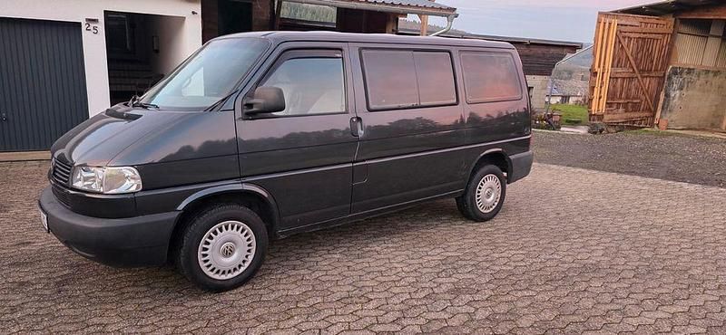Grau Gebraucht 2002 VW Caravelle Van / Kleinbus | 7.900 € - Bild 1/4
