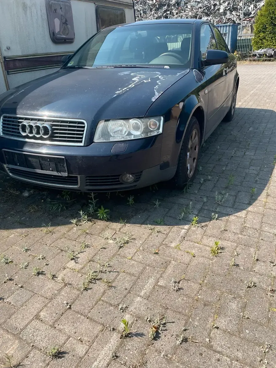 Gebraucht Audi A4 131 PS (96 kW) 2001 Blau Limousine