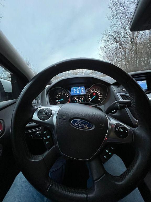 Gebraucht Ford Focus Titanium 150 PS (110 kW) 2012 Grau Kombi