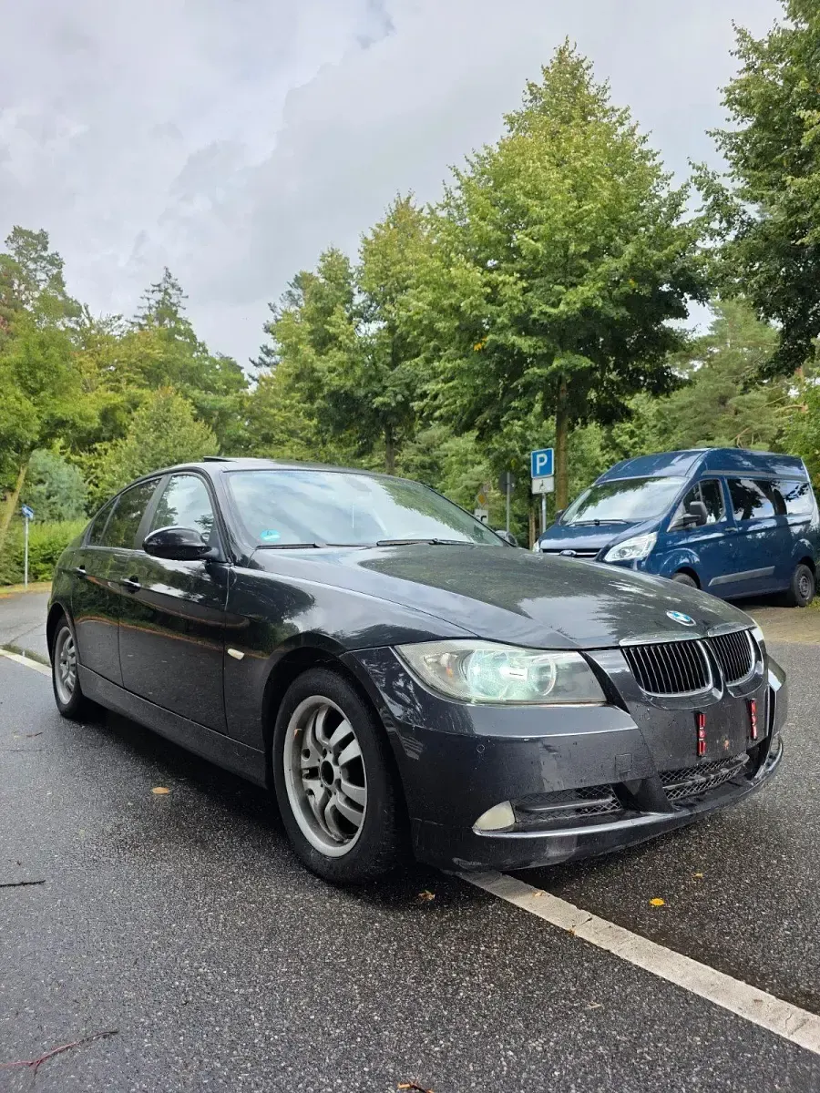 Gebraucht BMW 320 150 PS (110 kW) 2007 Schwarz Limousine