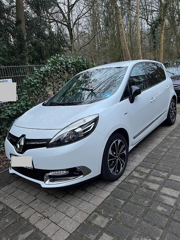 Weiß Gebraucht 2015 Renault Scénic III Bose Edition Van / Kleinbus | 6.700 € - Bild 1/4