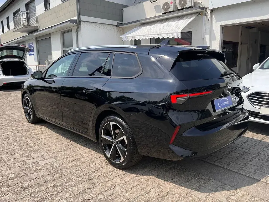 Gebraucht Opel Astra Elegance 131 PS (96 kW) 2023 Schwarz Kleinwagen
