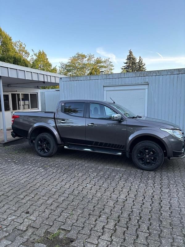 Braun Gebraucht 2017 Mitsubishi L200 Edition Abholung | 19.000 € (Fairer Preis) - Bild 1/4