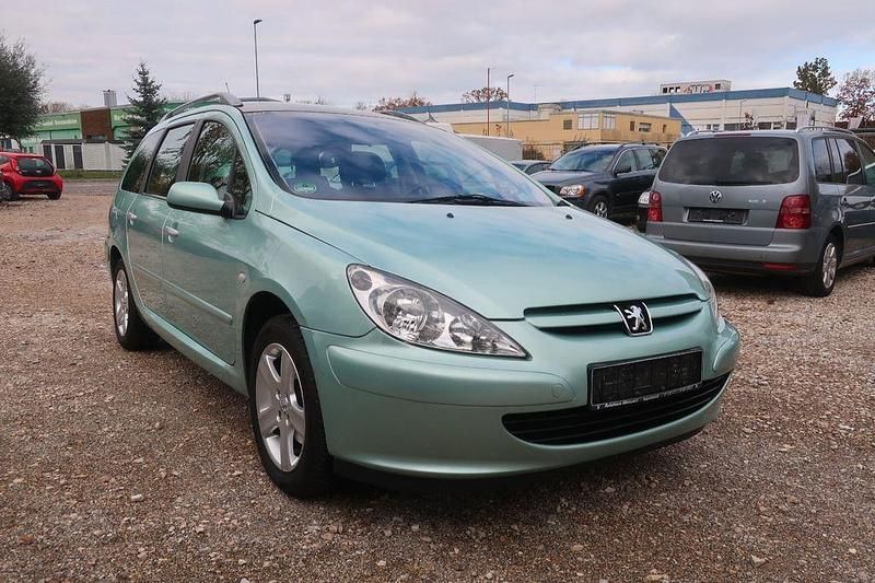 Grün Gebraucht 2003 Peugeot 307 Premium Kombi | 2.990 € (Teuer) - Bild 1/4