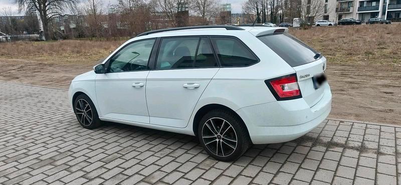 Gebraucht Skoda Fabia 90 PS (66 kW) 2017 Weiß Kombi