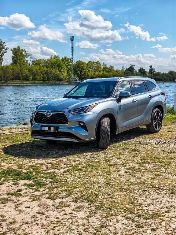 Gebraucht Toyota Highlander Luxury 247 PS (181 kW) 2021 Blau SUV