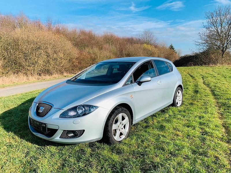 Gebraucht Seat Leon 140 PS (102 kW) 2010 Silber Limousine