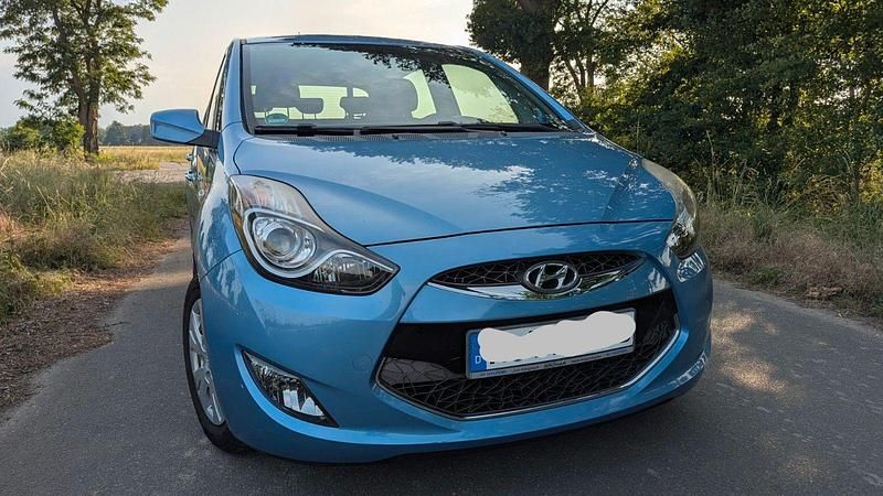 Blau Gebraucht 2012 Hyundai ix20 Trend Kleinwagen | 7.899 € (Fairer Preis) - Bild 1/4