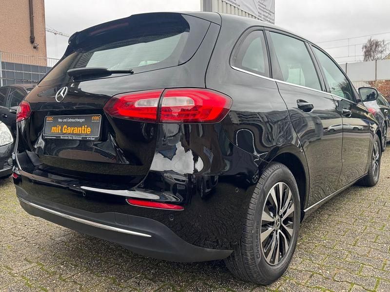Gebraucht Mercedes B180 116 PS (85 kW) 2022 Schwarz Van / Kleinbus