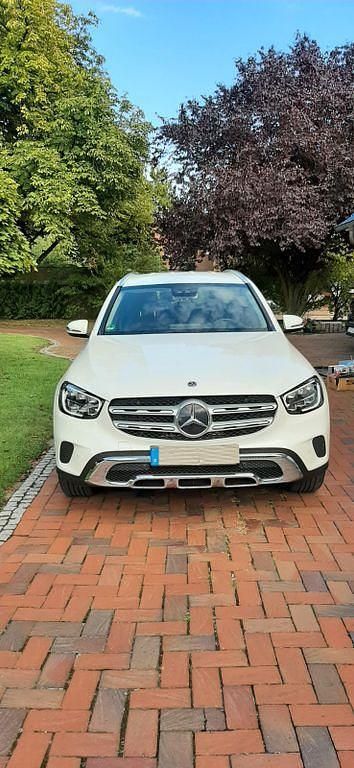 Weiß Gebraucht 2020 Mercedes GLC220 SUV | 32.900 € (Guter Preis) - Bild 1/4