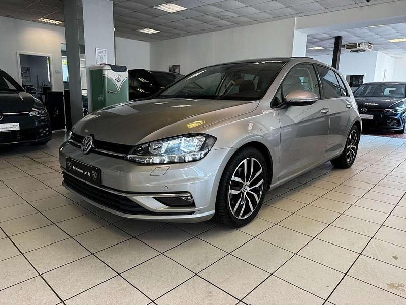 Pure white Gebraucht 2017 VW Golf VII Limousine | 15.990 € (Etwas zu teuer) - Bild 1/4