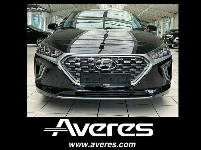 Phantom black / mic (schwarz) Gebraucht 2021 Hyundai Ioniq Style Limousine | 23.900 € (Teuer) - Bild 1/4