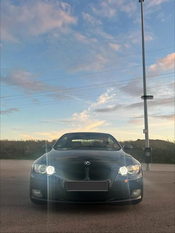 Gebraucht BMW 320 Cabriolet 170 PS (125 kW) 2009 Schwarz Cabrio