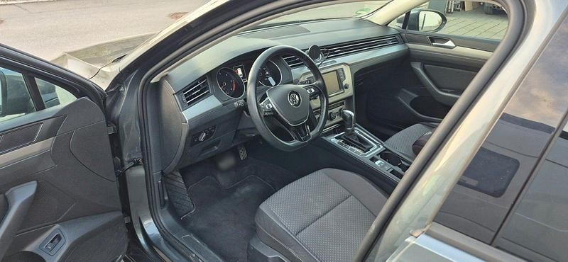 Gebraucht VW Passat Trendline 150 PS (110 kW) 2015 Grau Kombi