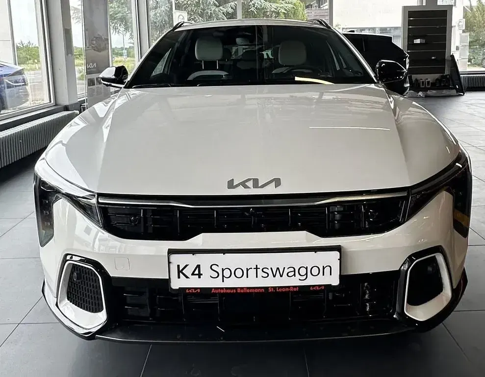 Neu Kia K4 GT-Line 179 PS (131 kW) 2026 Weiß Kombi