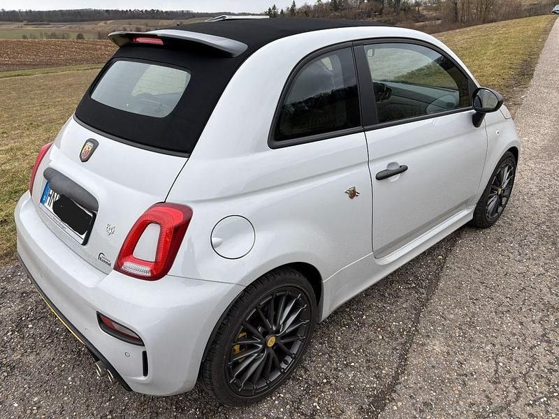 Gebraucht Abarth 695 179 PS (131 kW) 2023 Grau Kleinwagen