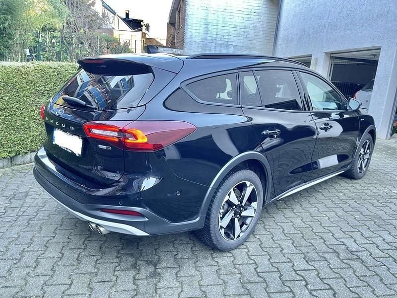Second-hand Ford Focus Active X 155 CP (114 kW) 2023 Negru Break